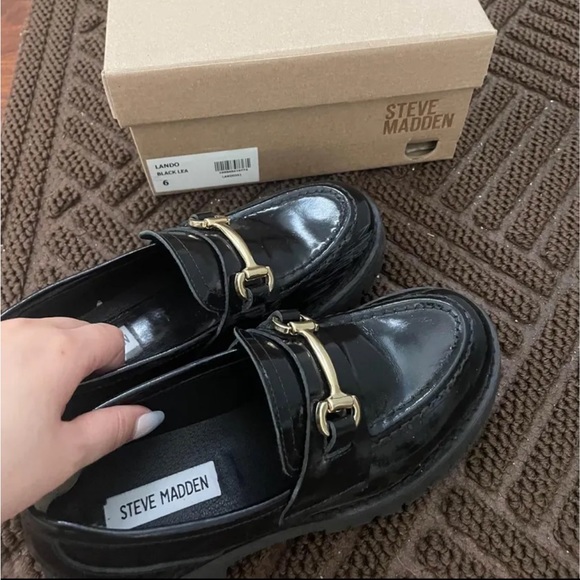 Steve Madden Shoes - Steve Madden Lando Loafer size 6